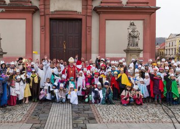 Biskup Nuzík požehnal v Hranicích tříkrálovým koledníkům