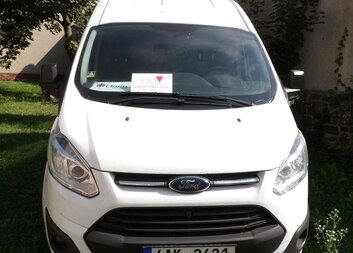 Dovezeme, pomůžeme...